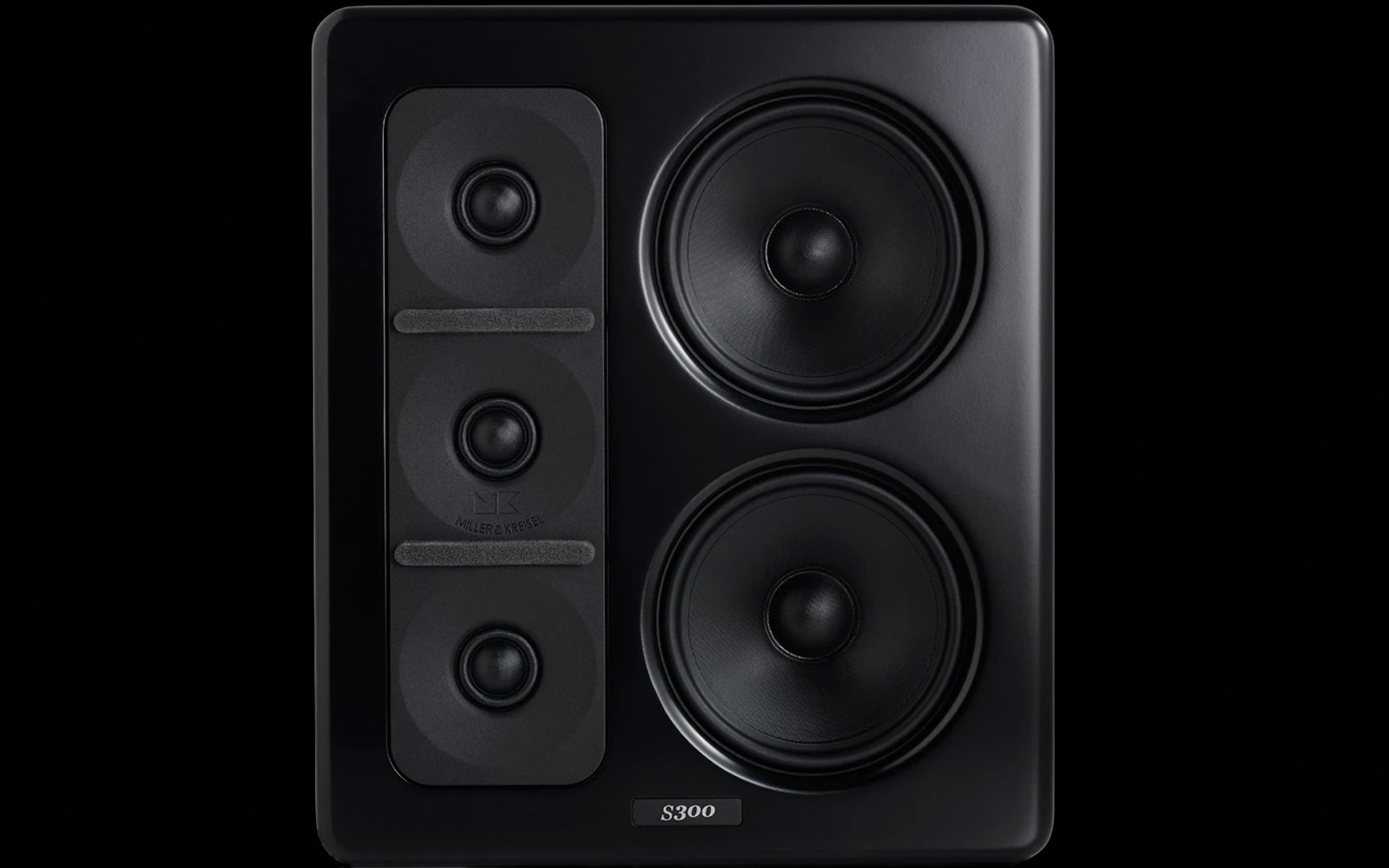 CSN Teknik installere S150 højtalere fra M&K Sound og Miller & Kreisel