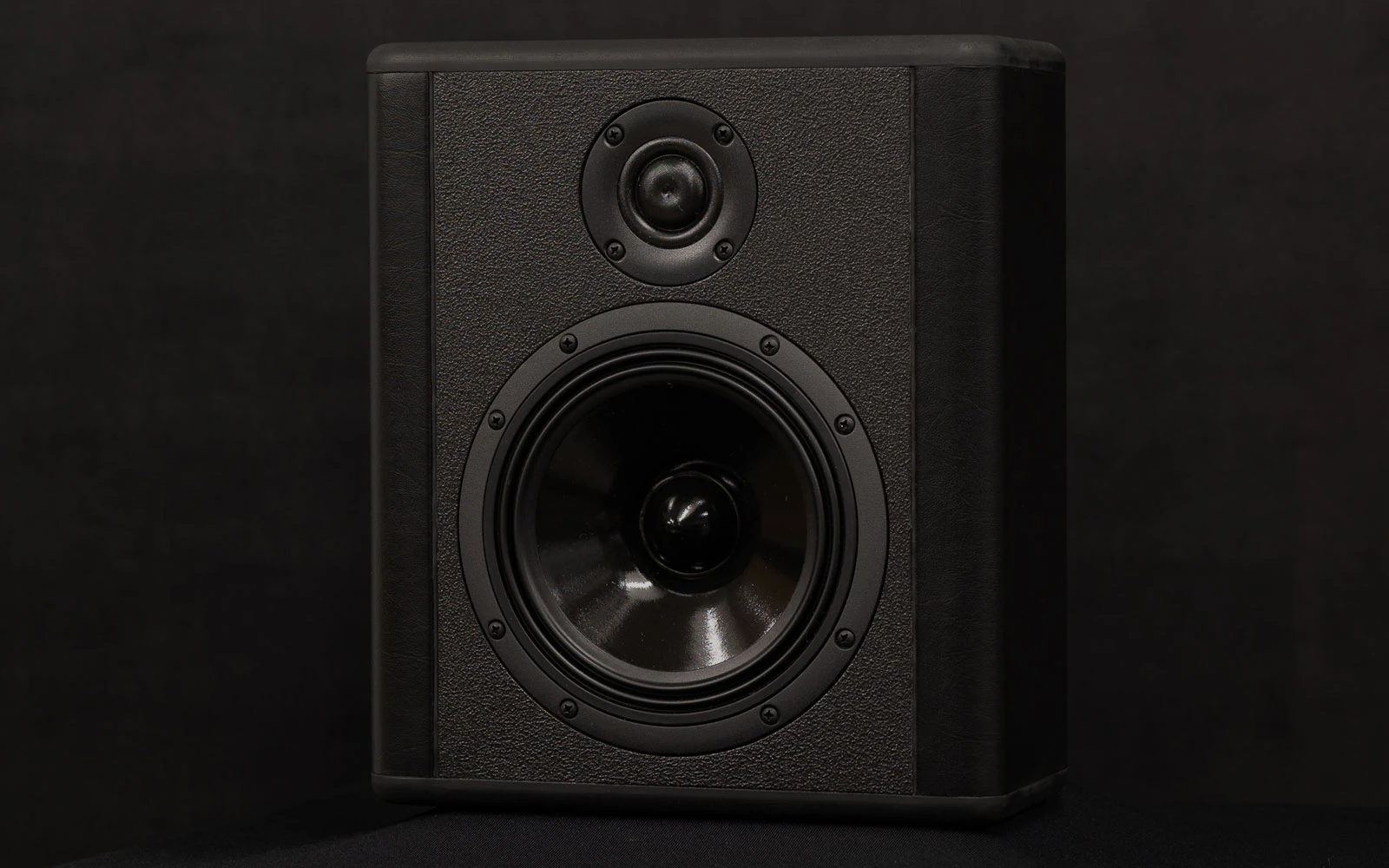 Magnitude Loudspeakers MLP 611 Dolby Atmos højtaler til hjemmebiografen hos CSN Teknik